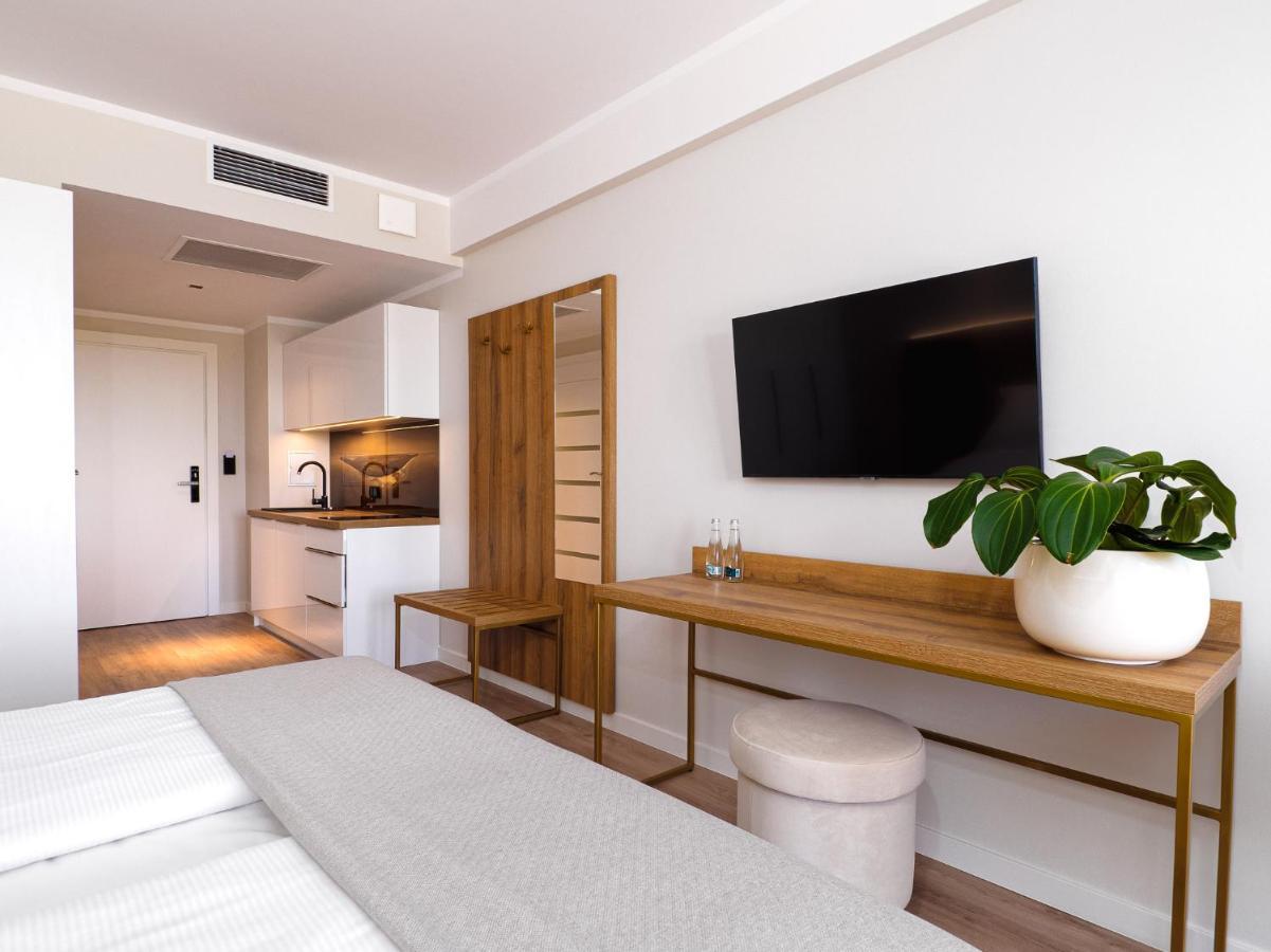Resort Krol Plaza Spa & Wellness ยารอสวาเวียซ ภายนอก รูปภาพ