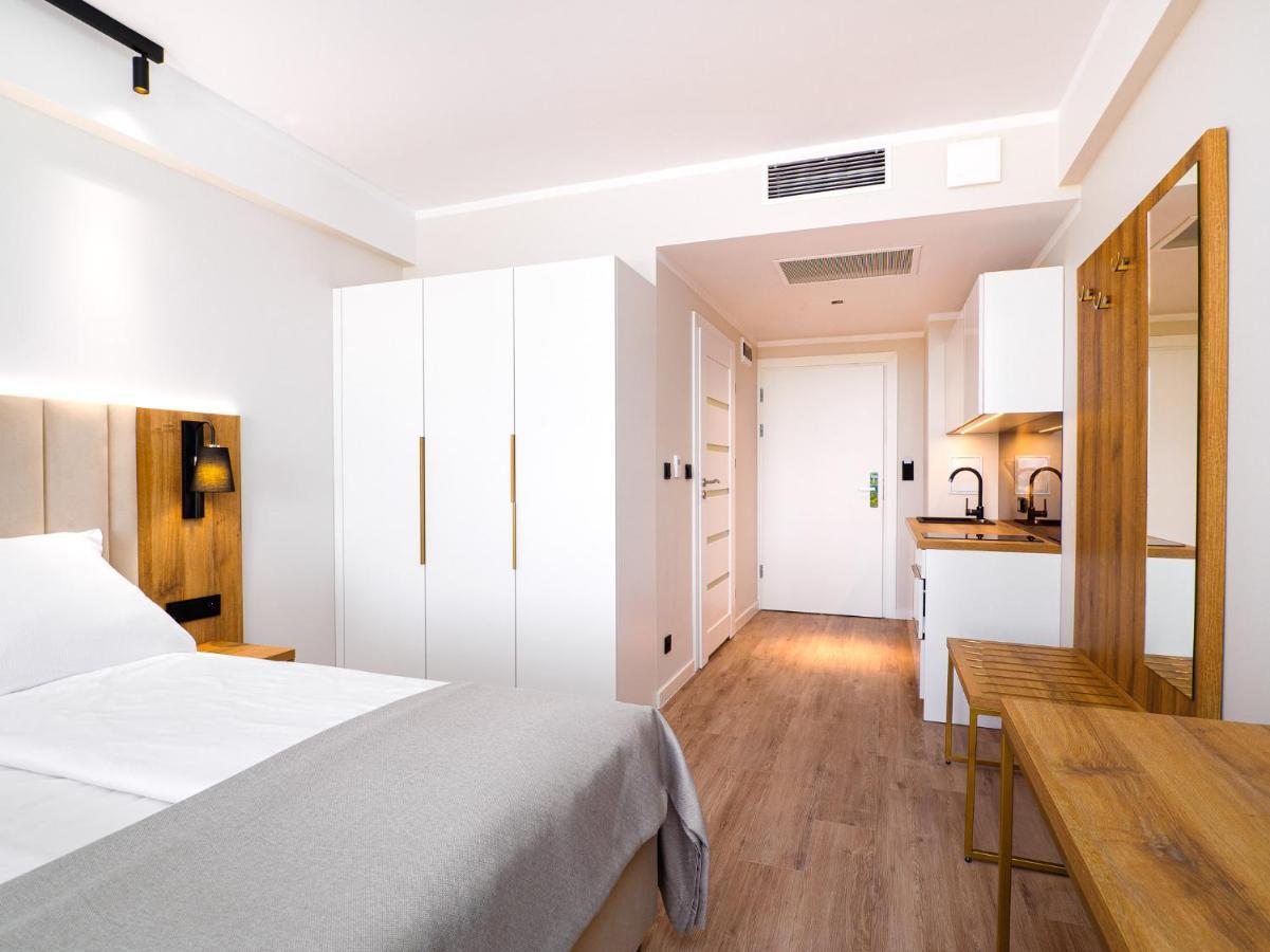 Resort Krol Plaza Spa & Wellness ยารอสวาเวียซ ภายนอก รูปภาพ
