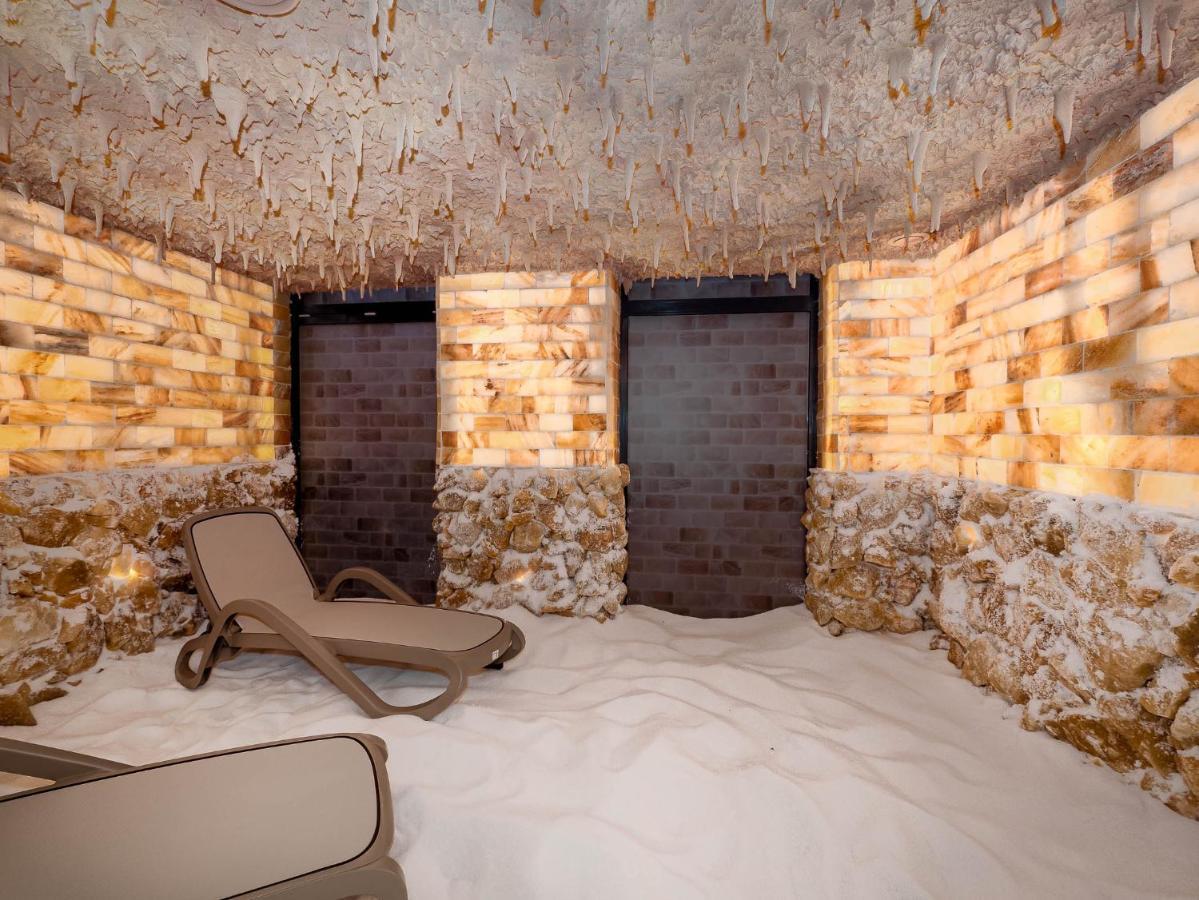 Resort Krol Plaza Spa & Wellness ยารอสวาเวียซ ภายนอก รูปภาพ