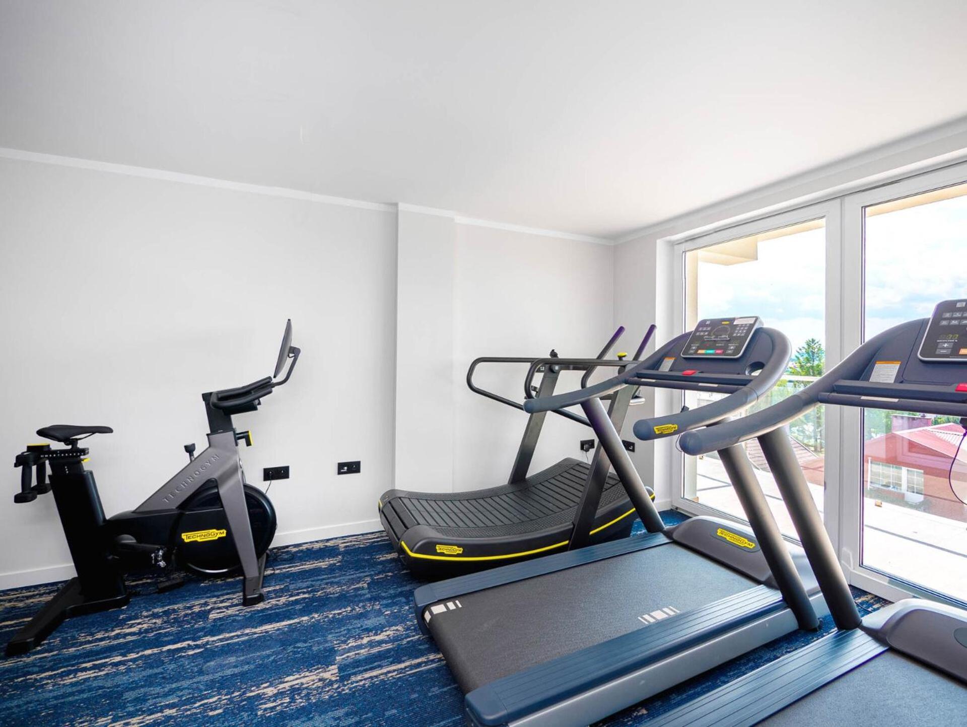 Resort Krol Plaza Spa & Wellness ยารอสวาเวียซ ภายนอก รูปภาพ